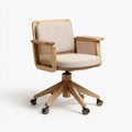 Sedia da ufficio girevole beige in legno massello e rattan con braccioli 65 x 65 x 86 cm